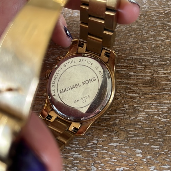 Michael Kors Watch - Picture 4 of 5